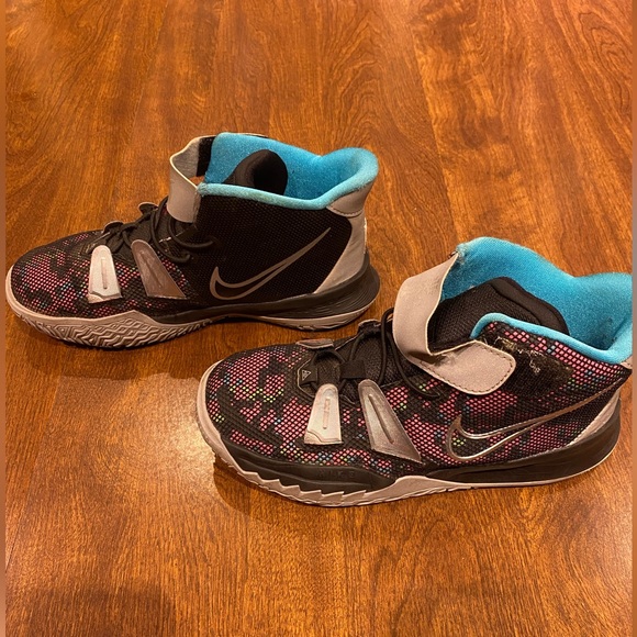 Nike Kyrie 7 GS Pixel Camo Black Multi Color Shoes - Picture 2 of 9